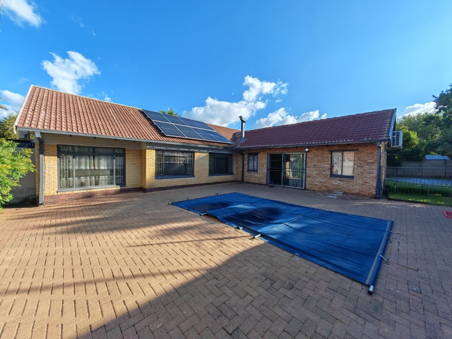  Bedroom Property for Sale in Pellissier Free State